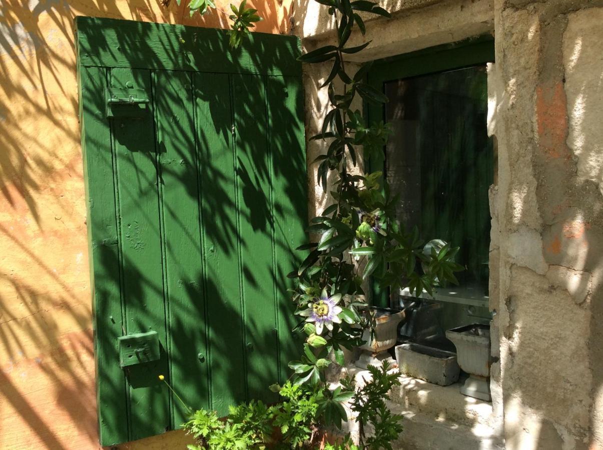 La bergerie de Castellan Bed and Breakfast Verquieres Exterior foto
